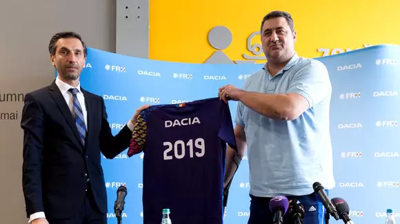 Dacia şi Federaţia Română de Handbal au semnat un parteneriat. Cât mașini Duster vor primi sportivii