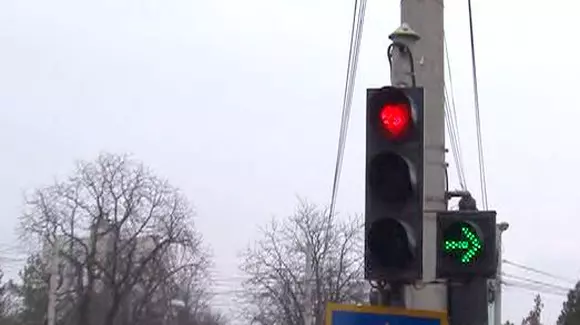 Buzău: Semafoarele, înlocuite cu inimioare