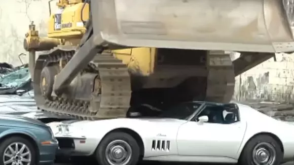 Traficul ilicit de autoturisme în Filipine se rezolvă la fiare vechi ( Video)