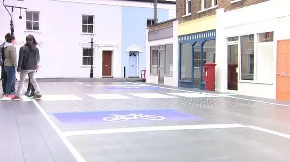 Trecerea de pietoni care apare doar când este necesar | VIDEO