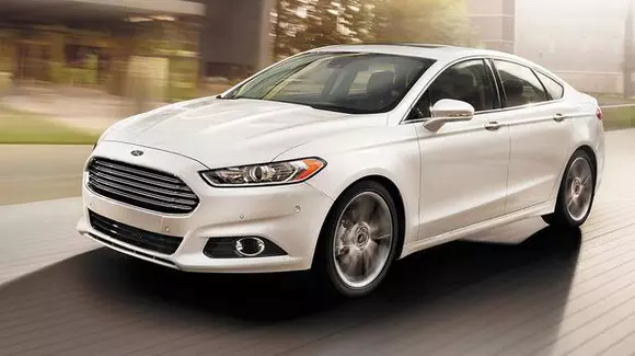 Un șofer s-a plâns că a rămas cu volanul de la Ford în mână după un viraj