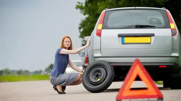 Pașii prin care să schimbi roata unei mașini