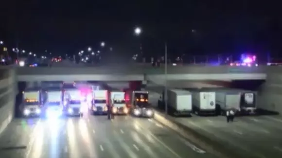 Cum au împiedicat mai mulți șoferi o tentativă de sinucidere - VIDEO