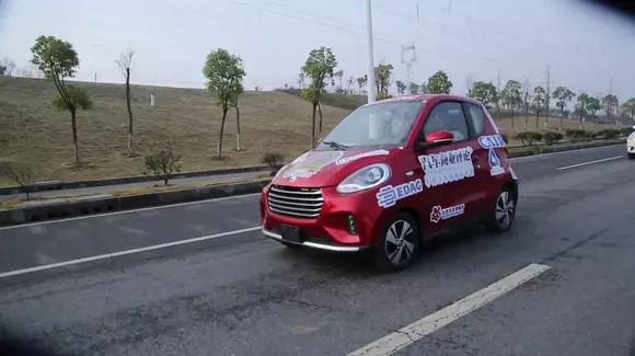 Un producător chinez de maşini electrice ar putea deschide o fabrică în România