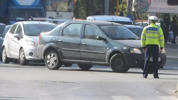 Şofer amendat cu 800 de lei după ce i-a spus unui poliţist o propoziție aparent banală
