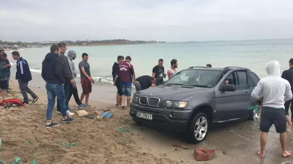 Cine este șoferul care a intrat cu bolidul în Marea Neagră în stațiunea Vama Veche