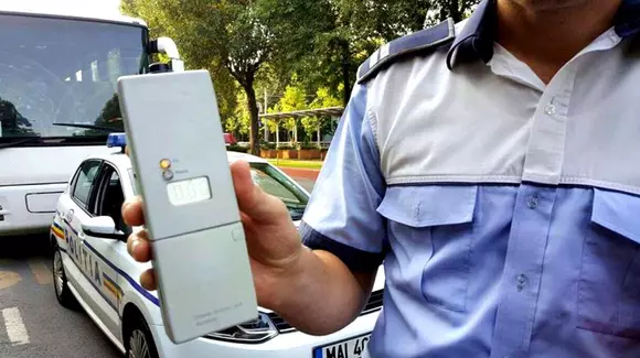 Botoșani: O femeie de 62 de ani prinsă "cam beată" la volan