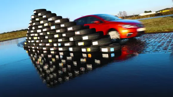 51 de anvelope de vară 195/65 R 15: serviţi, vă rog!