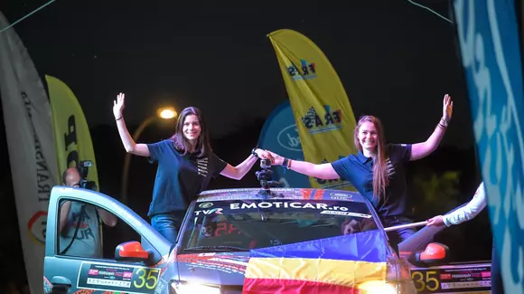 Primul echipaj feminin românesc din ultimii 50 de ani care participă la un raliu în afara țării