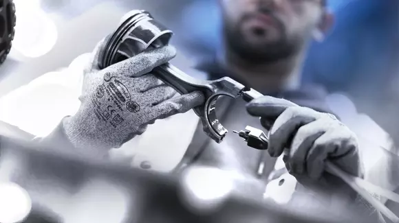 Cum reacționează uzinele Dacia și Ford la epidemia de Coronavirus?