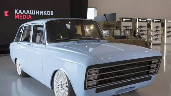 Kalashnikov pe patru roți. Electric!