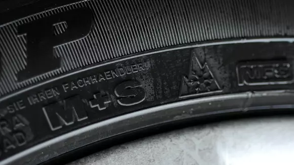 Când montăm roțile de iarnă? Iată ce spune legea