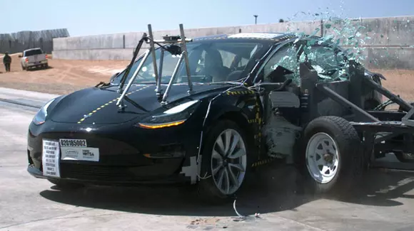 Americanii au decis: Tesla Model 3 este cea mai sigură mașină din lume