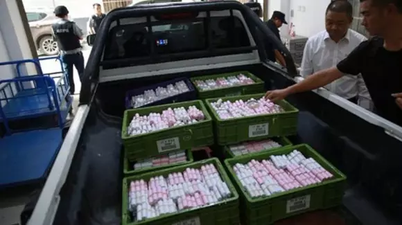 Video: A cumpărat o mașină de lux cu o tonă de monede!