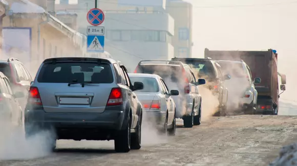 Cum se încurajează cumpărarea de mașini electrice: taxe uriașe pentru automobilele NOI pe benzină și diesel
