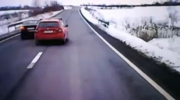 Filmat cu camera de bord: De-asta nu putem avea șosele sigure în România