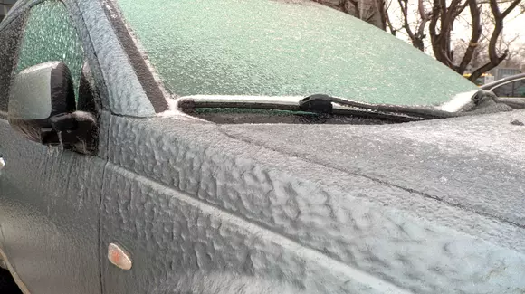 Freezing rain: Cum să dezgheți ușile mașinii în mod eficient?