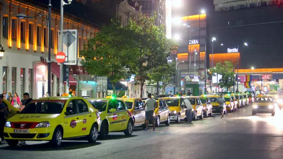 Nu mai negociem cu taximetriștii din Centrul Vechi. Se instalează aparate pentru comenzi