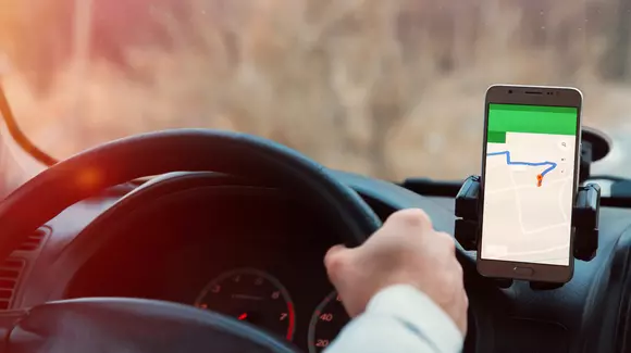 5 feluri în care smartphone-ul îți poate îmbunătăți experiența de la volan