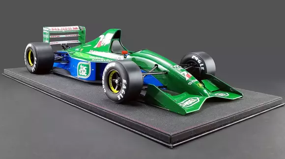 Acum poți cumpăra macheta mașinii cu care Schumacher a debutat în Formula 1