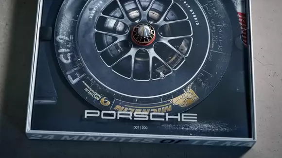 Atenție, hipsteri! Porsche vinde acum și viniluri