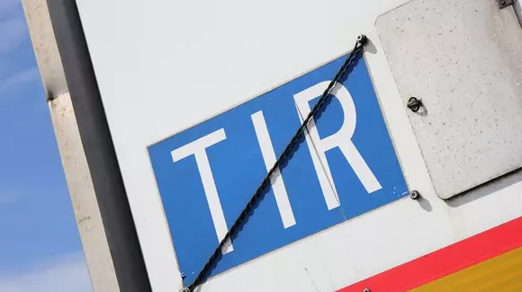 Ce înseamnă TIR, Peco, Smart sau ARO - explicația abrevierilor