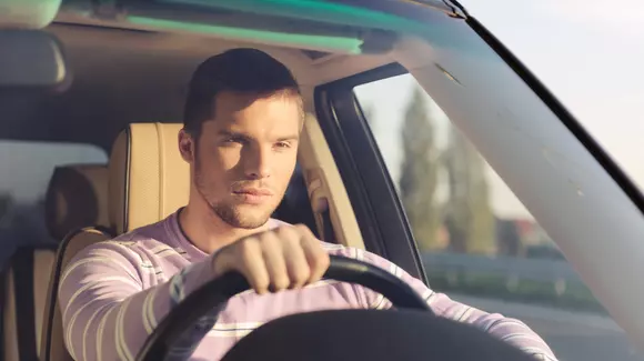 5 cele mai frecvente greșeli pe care șoferii fără experiență le fac la volan