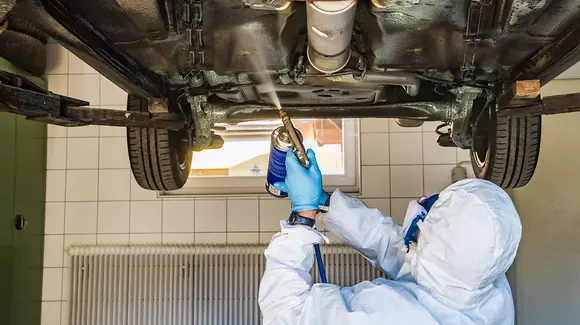 (P) Scutul de motor - motivele pentru care ar trebui să ai montat unul pe mașină