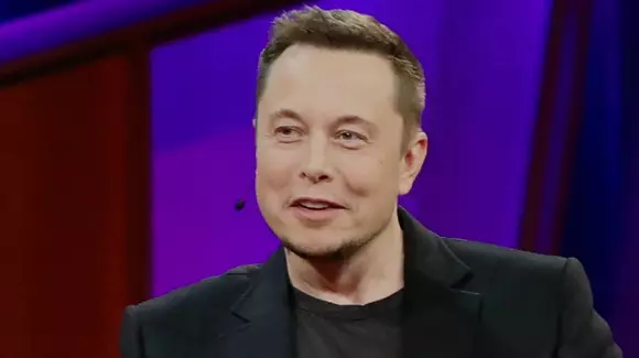 Elon Musk a ajutat o cântăreață celebră să-și „repare” mașina Tesla