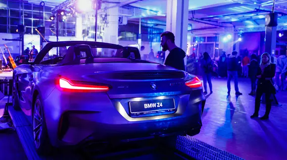 Concert-surpriză al trupei Urma, organizat într-un service BMW