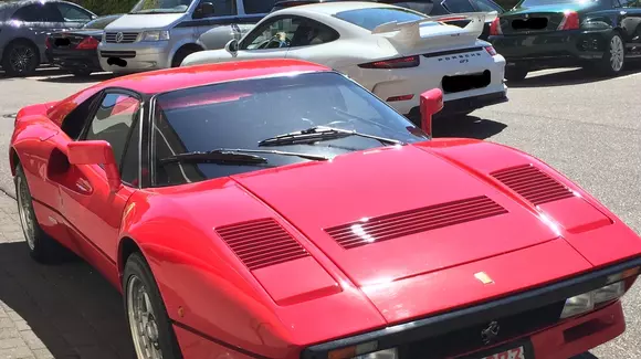 Cum a reușit un „colecționar” să fure un Ferrari de 2 milioane de Euro