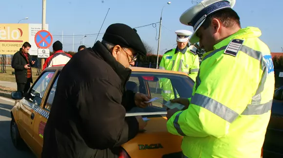 Doi polițiști, condamnați la închisoare. Luau mită pentru a ignora abateri grave de la Codul Rutier