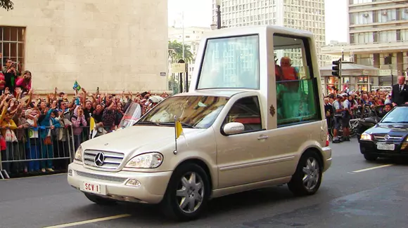 Codul Rutier a fost modificat special pentru vizita Papei Francisc în România