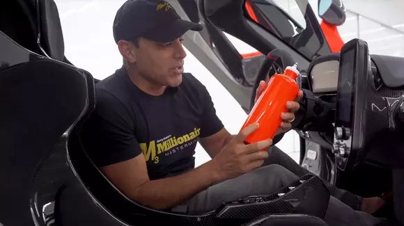 McLaren vinde o sticlă de apă la preț de Dacia Logan