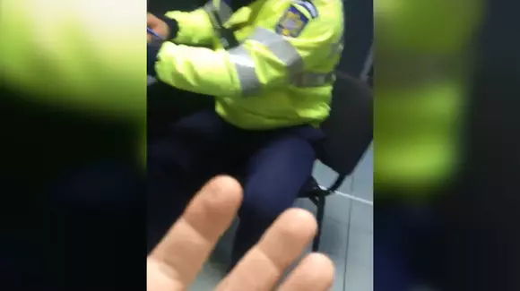 Șofer bătut de polițiști, după ce ar fi refuzat recoltarea de sânge: „Nu am refuzat nimic!”