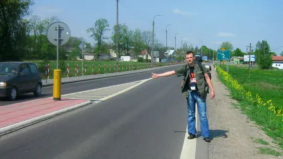 Autostopul - Ce spune legea despre deplasarea cu mașini de ocazie