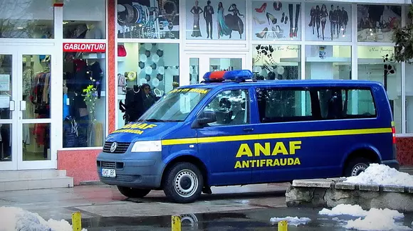 Noul Cod Rutier: Aceste instituții publice nu mai pot folosi girofar pe mașini