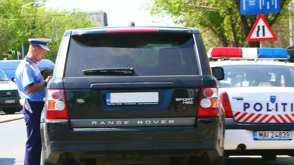 Noua lege prin care șoferii cu permisul suspendat pot reveni mai devreme pe șosea