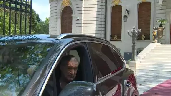 Noua bijuterie a lui Gigi Becali: un SUV de lux care costă peste 200.000 de Euro