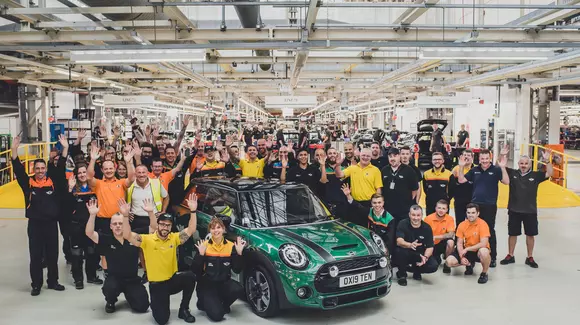 Mini a scris istorie: Mașina cu numărul 10 milioane a ieșit pe porțile fabricii