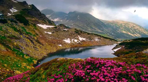 Drumul turistic care permite accesul în Masivul Retezat a fost redeschis