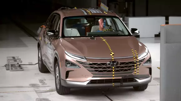 Test de impact: Această mașină alimentată cu hidrogen oferă siguranță maximă