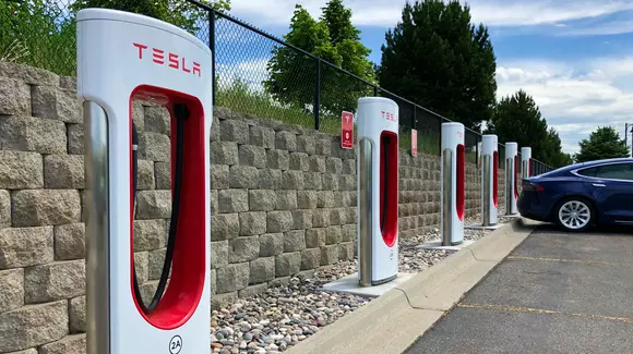 Cu mașina electrică pe autostradă - Apar primele stații de încărcare pe A1 și A2