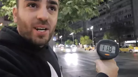 Experiment în centrul Capitalei, cu un pistol radar. Șofer surprins cu 118 km/h pe bulevardul Magheru! (VIDEO)