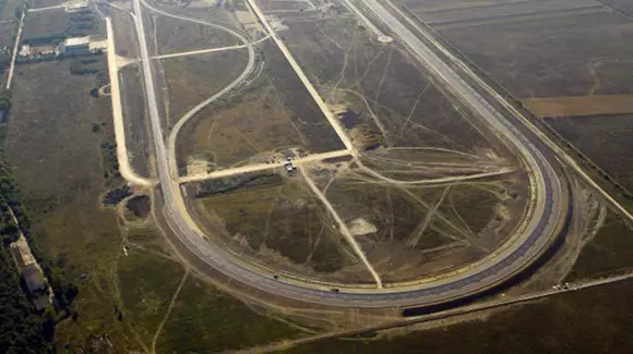 Vrei să fii pilot de teste? Centrul Renault Titu face angajări