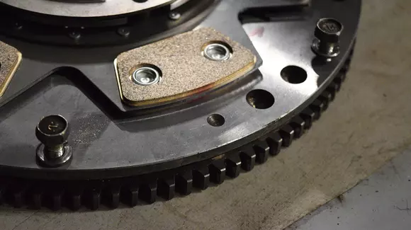 Cum afli dacă ai cumpărat un ambreiaj nou sau recondiționat?