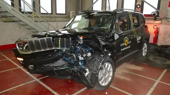 Teste EuroNCAP decembrie 2019: Tesla Model X obţine 5 stele fără probleme, iar Jeep Renegade doar trei