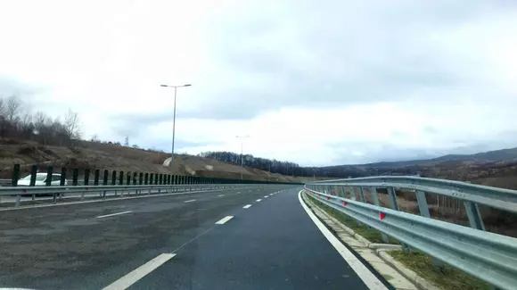 Autostrada Sibiu-Pitești nu va fi gata nici în 2030, dar sunt promiși mii de kilometri de asfalt nou