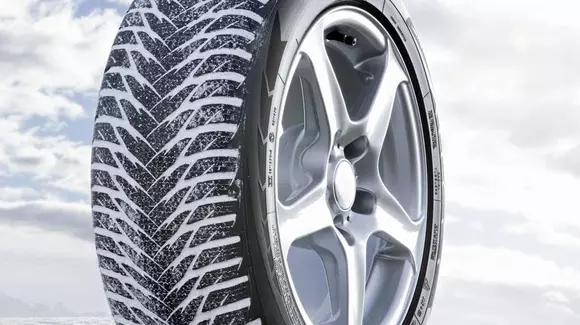 (P) De ce trebuie să ne echipăm mașinile cu anvelope de iarnă și cum ne ajută acestea?