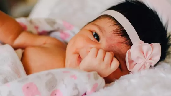 Ce cadouri să alegi pentru părinții care își împart timpul între casă și mașină